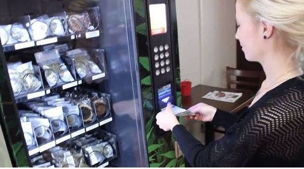 Canadá inaugura la primera máquina expendedora de cannabis en Vancouver