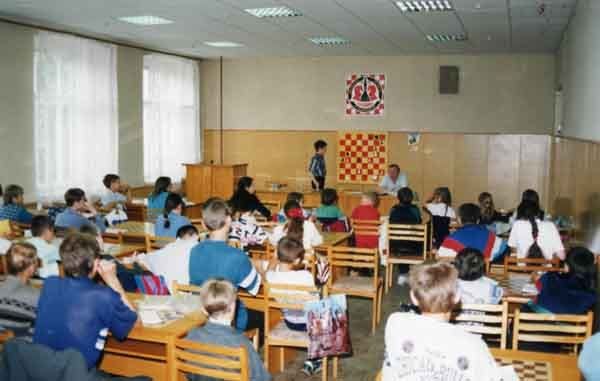 Rusia introduce análisis de drogas en las escuelas