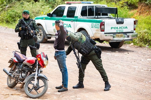 Reflexiones sobre el desafío de acabar con la violencia en medio del prohibicionismo en las drogas - Colombia