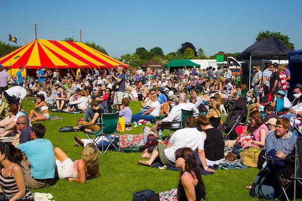 Reino Unido admite el análisis de drogas en festivales