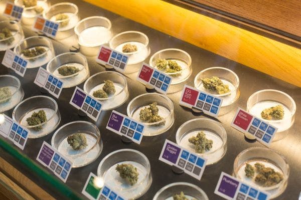 L'Ontario compte ouvrir 150 points de vente de marijuana d'ici 2020