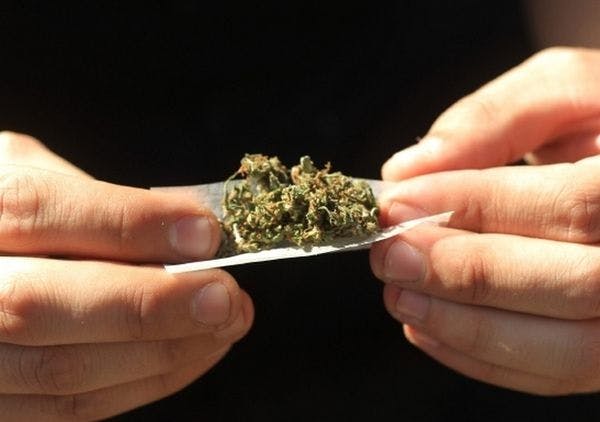 Alaska, DC y Oregon hacen línea para legalizar marihuana recreativa