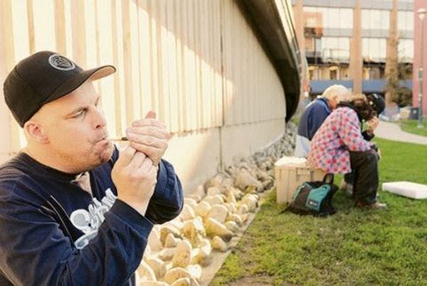 L’effet positif des kits pour fumeurs de crack à Downtown Eastside, Vancouver