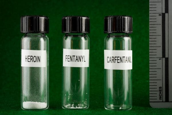 Traficantes de la "dark web" prohíben voluntariamente el letal fentanilo