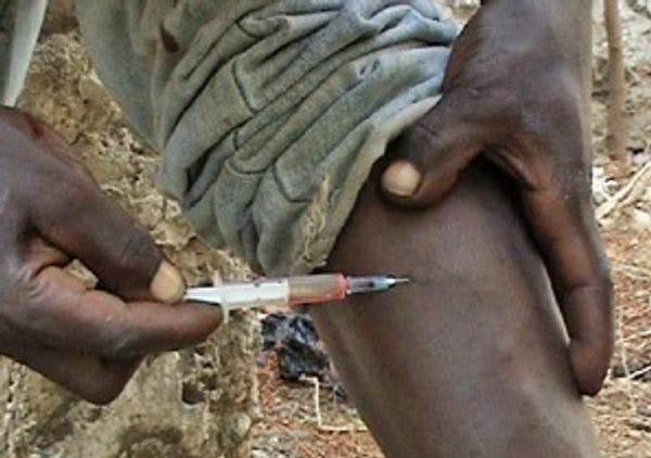 Distribución de agujas entre personas que se inyectan drogas en Kenia 