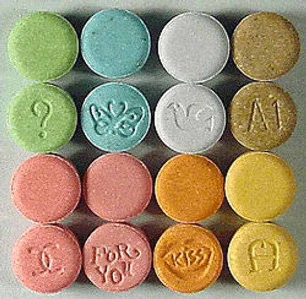 On-site ecstasy pill-testing services may reduce user risks at concerts and raves