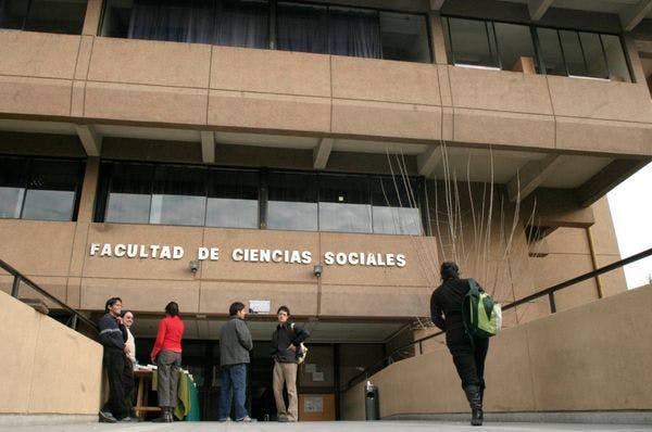 Ley de drogas en Chile: Estudio establece que mayor cantidad de detenidos portaba pequeñas cantidades para consumo personal
