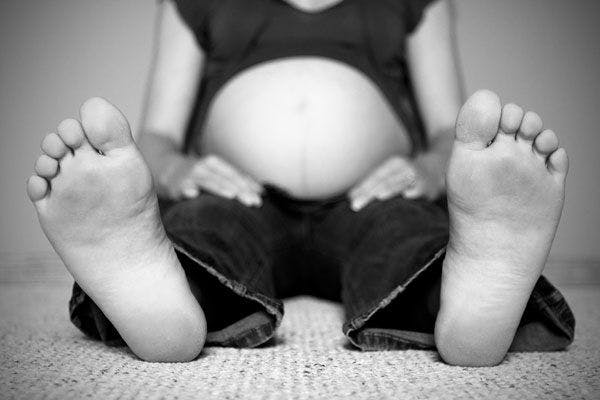 Mujeres embarazadas, consumo de drogas y síndrome de abstinencia neonatal: Investigación y políticas que apoyen a madres, bebés y familias