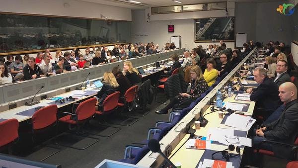 Le droit de s’asseoir à la table des négociations – le Forum de la société civile sur les drogues
