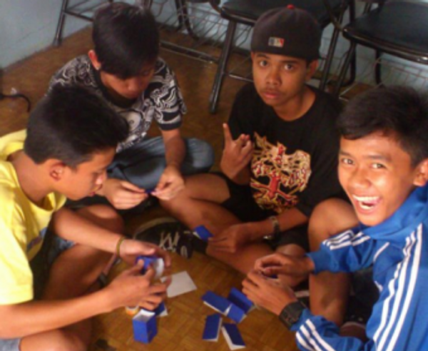 L’Indonésie travaille avec les jeunes usagers de drogues 