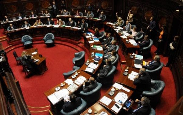 Senado urugugayo aprobó el proyecto de internación compulsiva de usuarios dependientes