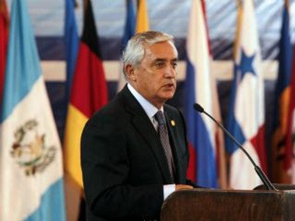 Presidente guatemalteco reiterará necesidad de nuevas estrategias en OEA para combatir narcotráfico 
