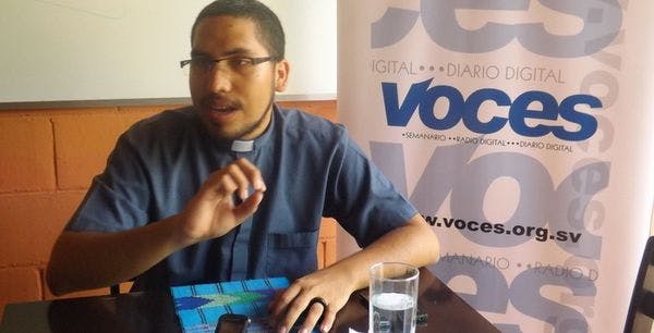 Reverendo asegura que no buscan legalizar la droga en El Salvador, sino que se regule