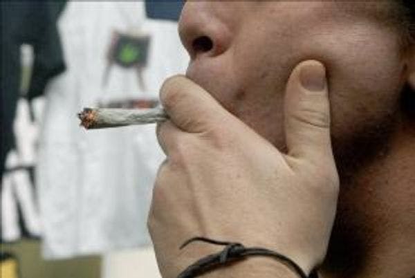 Un grupo de estudio en Bermudas recomienda la descriminalización del cannabis