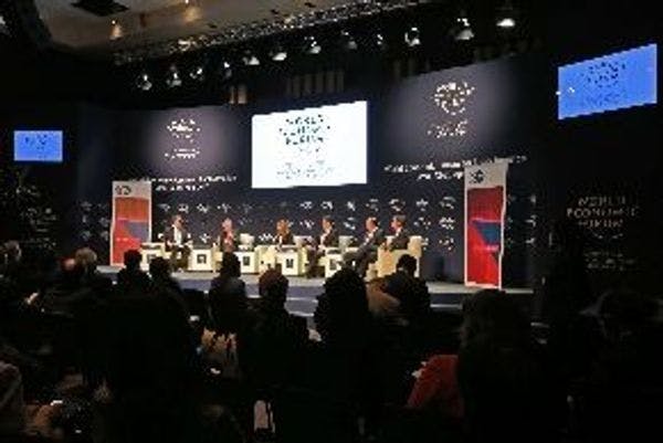 Cuestionan concepto de "guerra contra las drogas" en Foro Económico Mundial